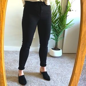 Midrise Sneakpeak Black Jeans